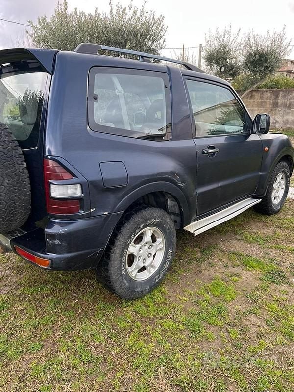 Usata Mitsubishi Pajero 2002 Blu SUV