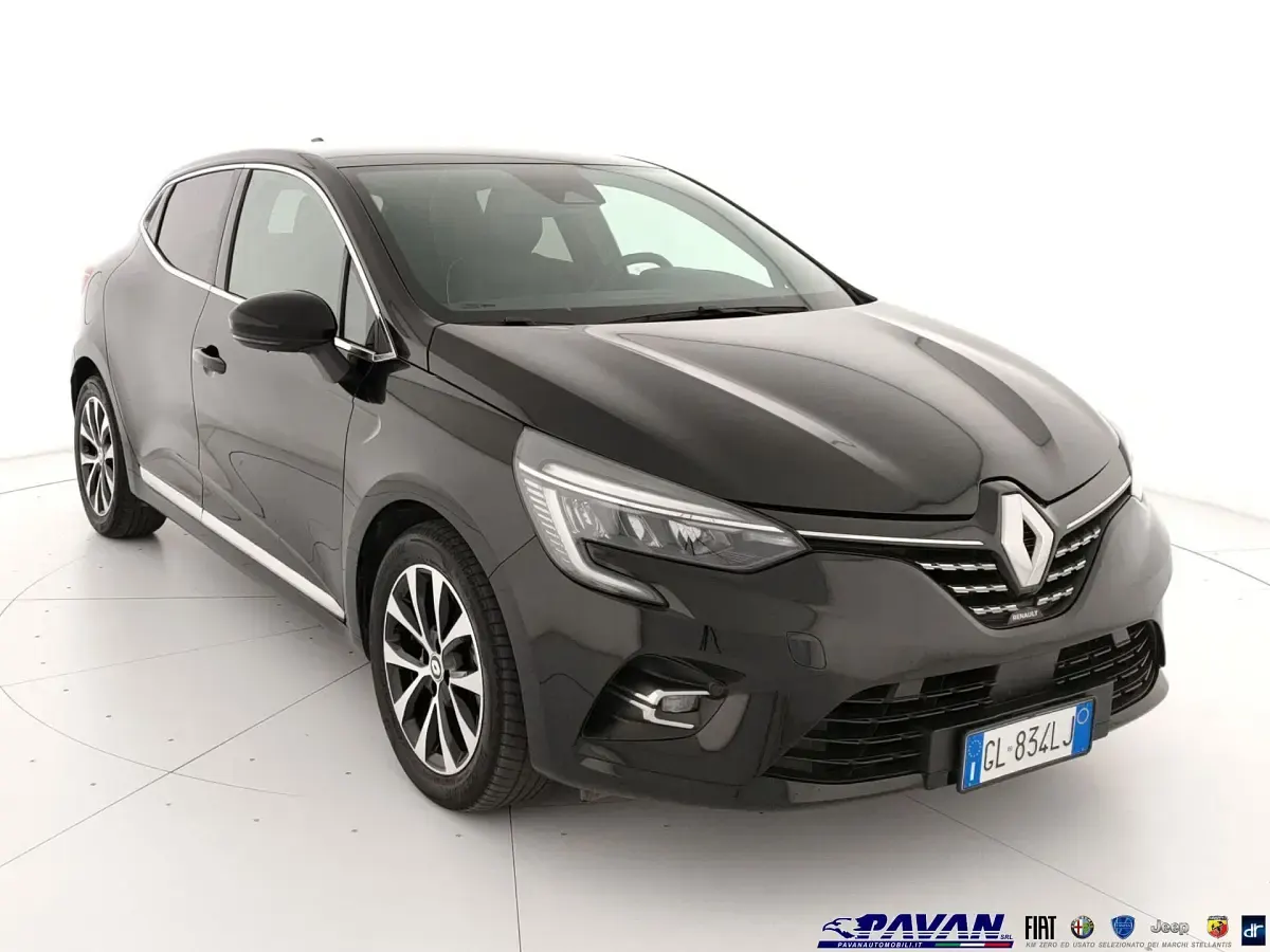 Usata Renault Clio V Techno 143 CV (105 kW) 2022 Nero Utilitaria