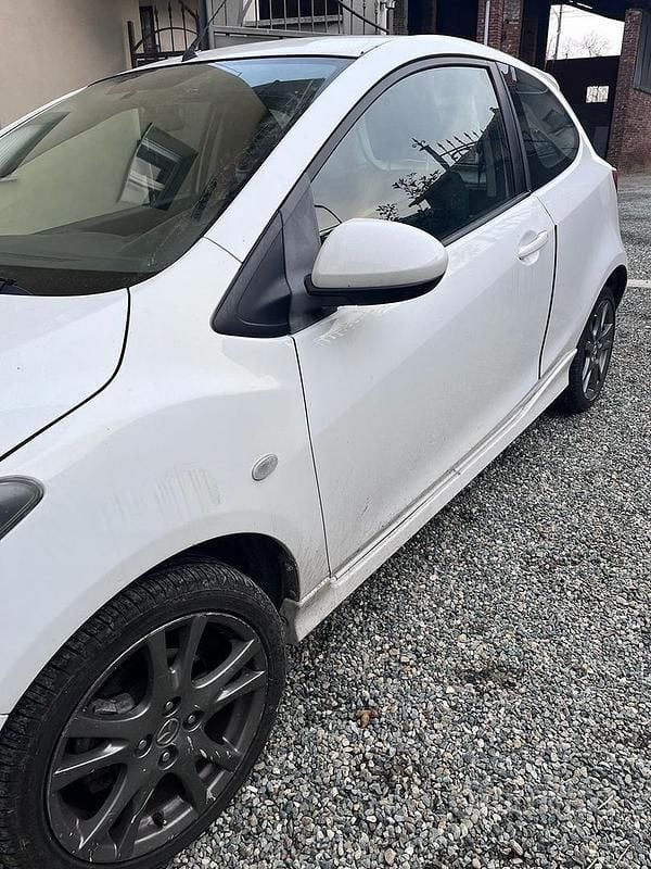 Usata Mazda 2 75 CV (55 kW) 2009 Bianco Utilitaria