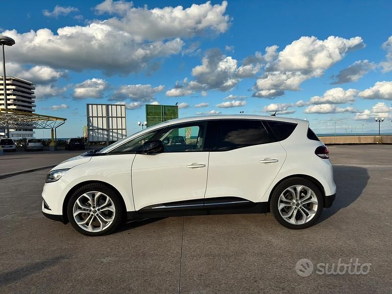 Usata Renault Scénic IV 120 CV (88 kW) 2019 Bianco Monovolume