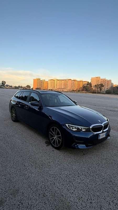 Usata BMW 318 Sport Line 150 CV (110 kW) 2020 Blu Station wagon