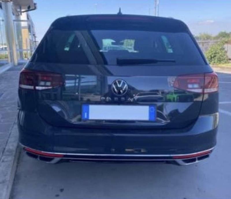 Usata VW Passat Executive 150 CV (110 kW) 2020 Grigio Station wagon