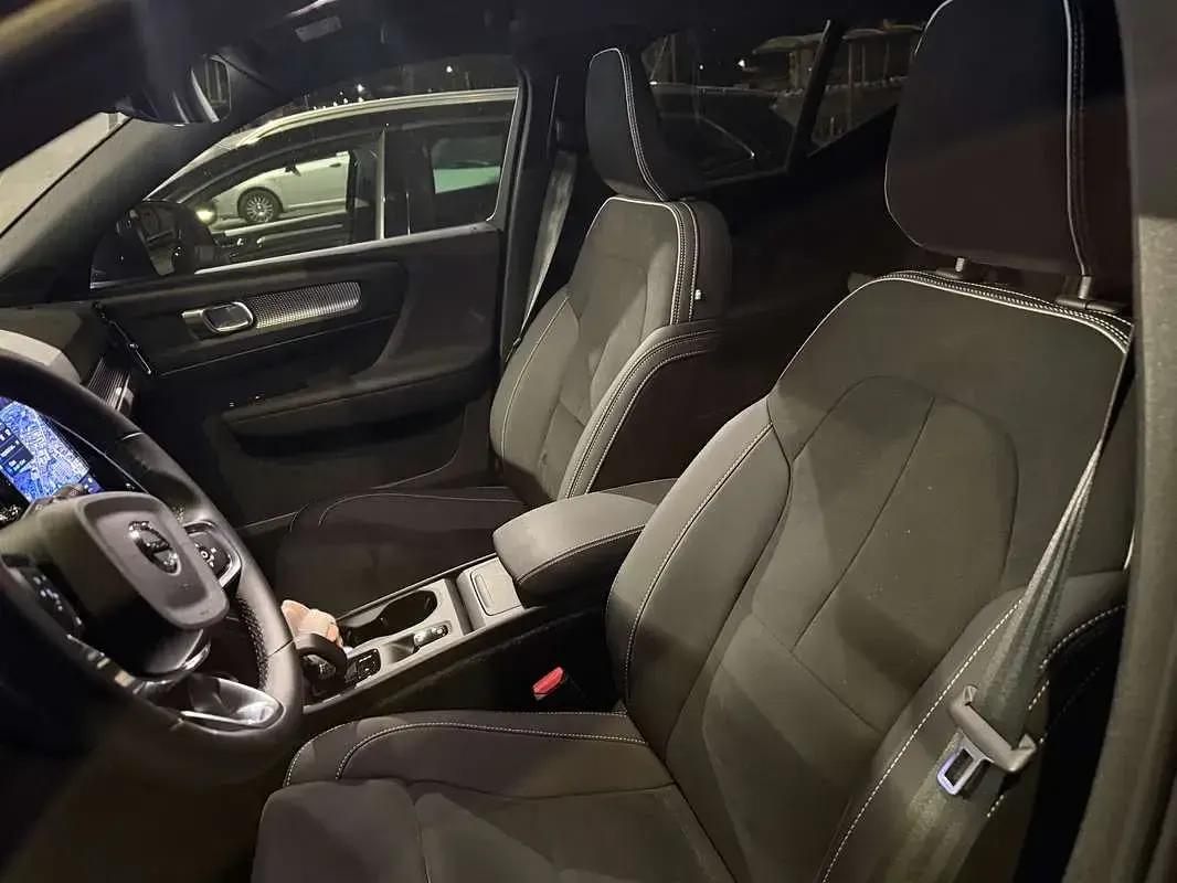 Usata Volvo XC40 Core 163 CV (119 kW) 2025 SUV