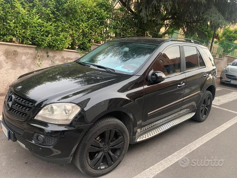 Usata Mercedes ML320 224 CV (164 kW) 2007 Nero SUV