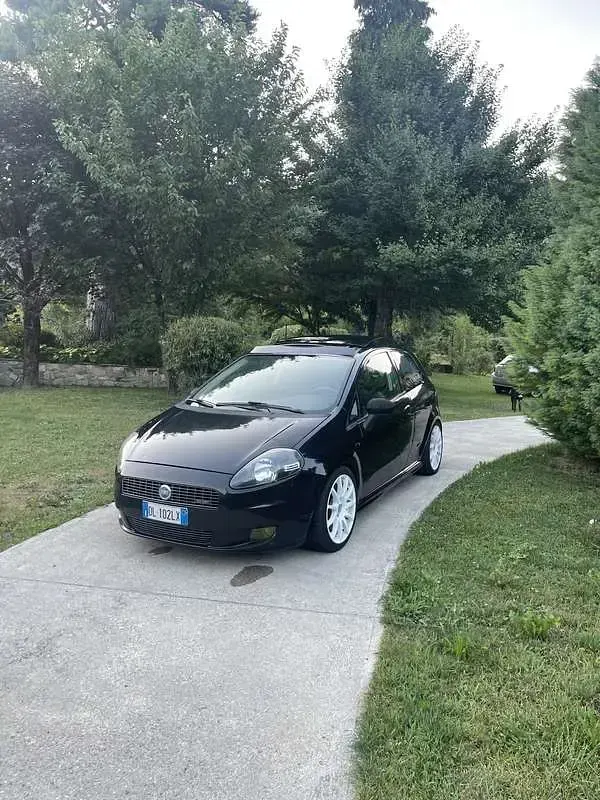 Usata Fiat Grande Punto Sport 90 CV (66 kW) 2007 Nero Utilitaria