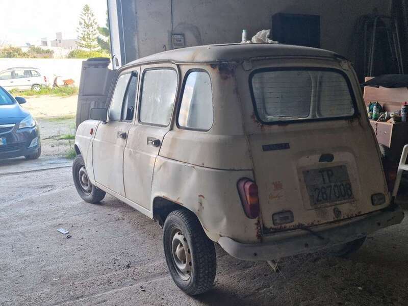 Usato 1986 Renault R4 1.0 Benzin 33 CV (1.000 €)