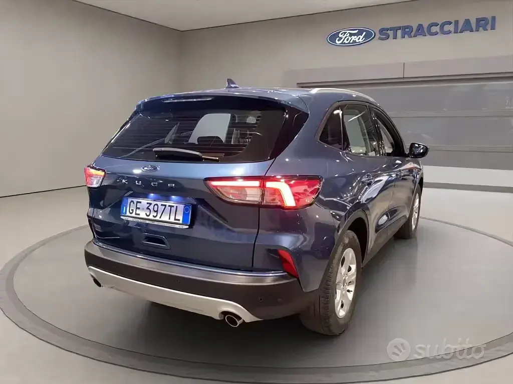 Usata Ford Kuga 120 CV (88 kW) 2021 Blu metallizzato SUV
