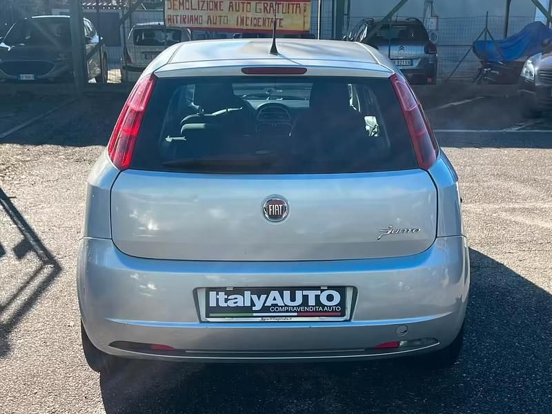 Usata Fiat Punto 77 CV (56 kW) 2016 Argento Utilitaria