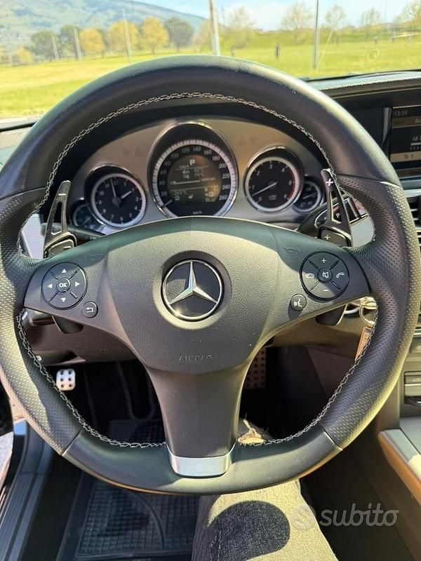 Usata Mercedes E350 270 CV (198 kW) 2009 Nero Berlina