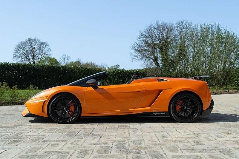 Usata Lamborghini Gallardo 570 CV (419 kW) 2011 Arancione Coupé