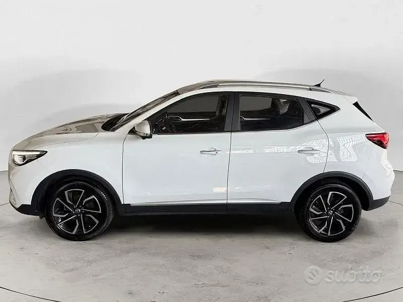 Usata MG ZS Luxury 111 CV (81 kW) 2024 Bianco SUV