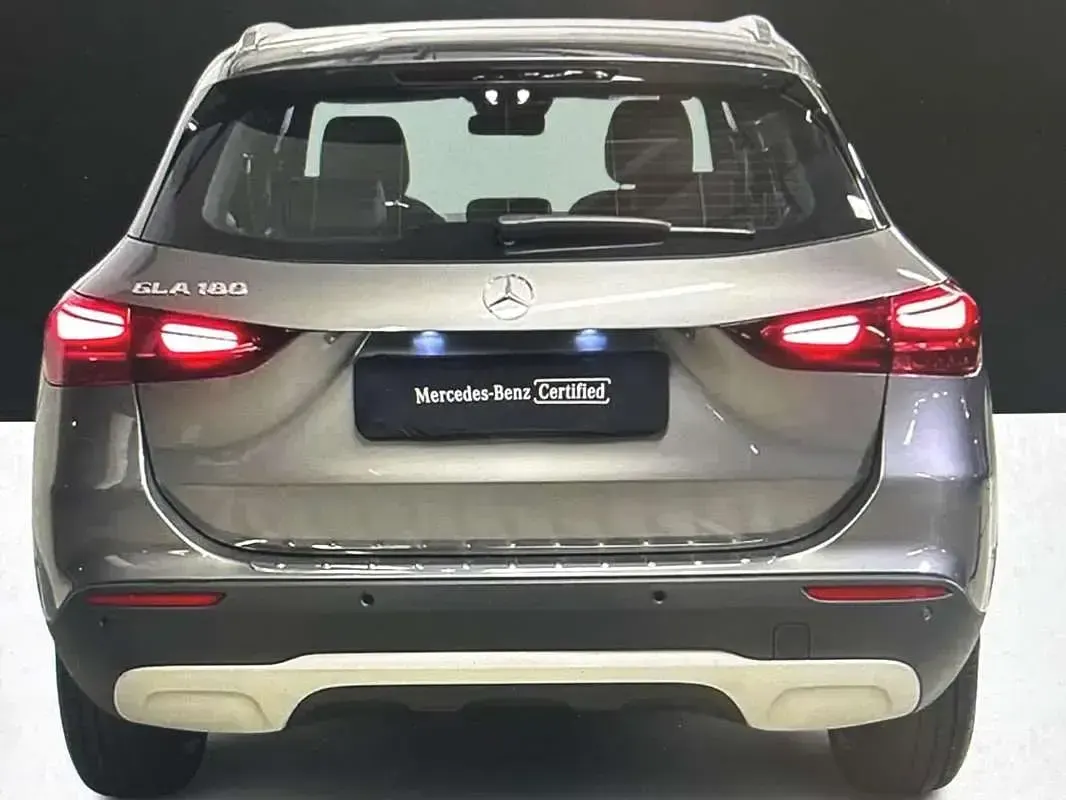 Usata Mercedes GLA180 Premium 136 CV (100 kW) 2023 Grigio SUV