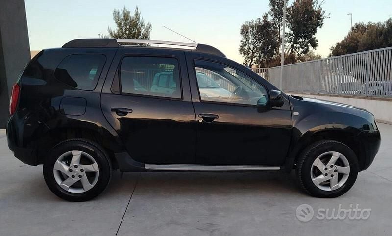 Usata Dacia Duster Lauréate 90 CV (66 kW) 2012 Nero SUV
