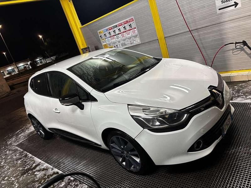 Usata Renault Clio IV Dynamique 88 CV (64 kW) 2015 Berlina