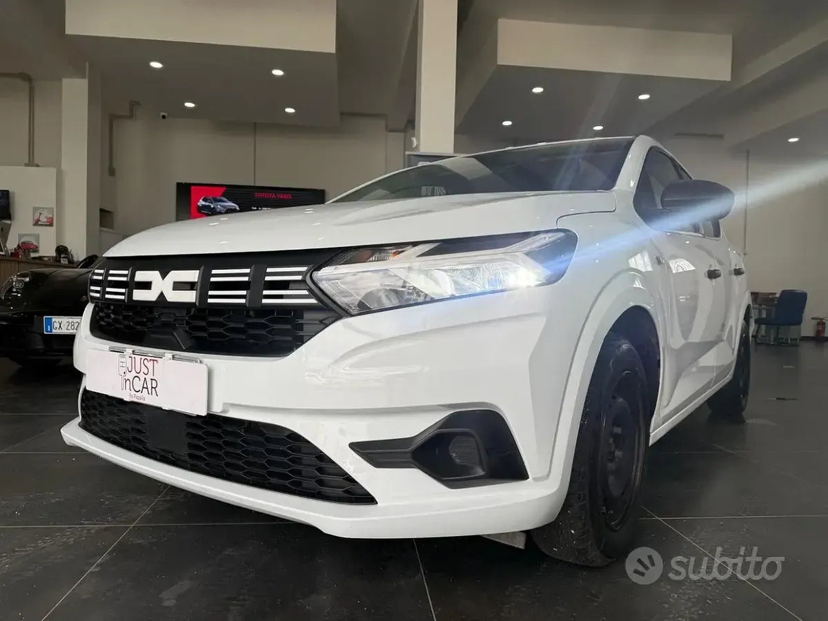 Usata Dacia Sandero Essentiel 101 CV (74 kW) 2023 Bianco Berlina
