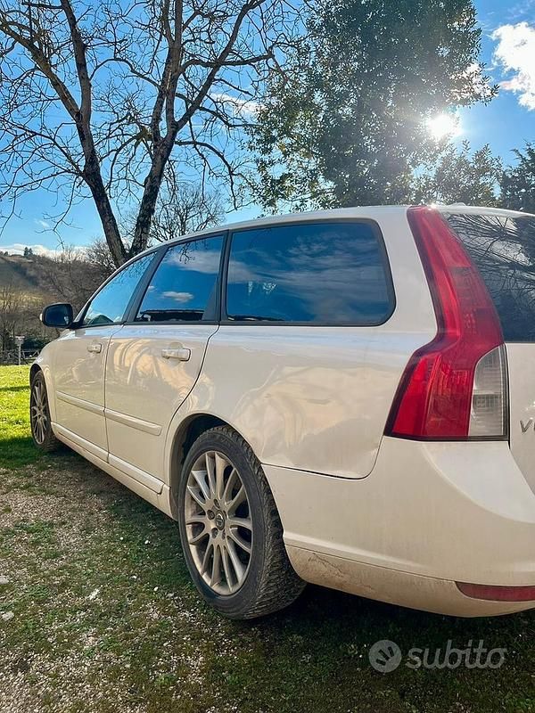 Usata Volvo V50 2011 Bianco Station wagon