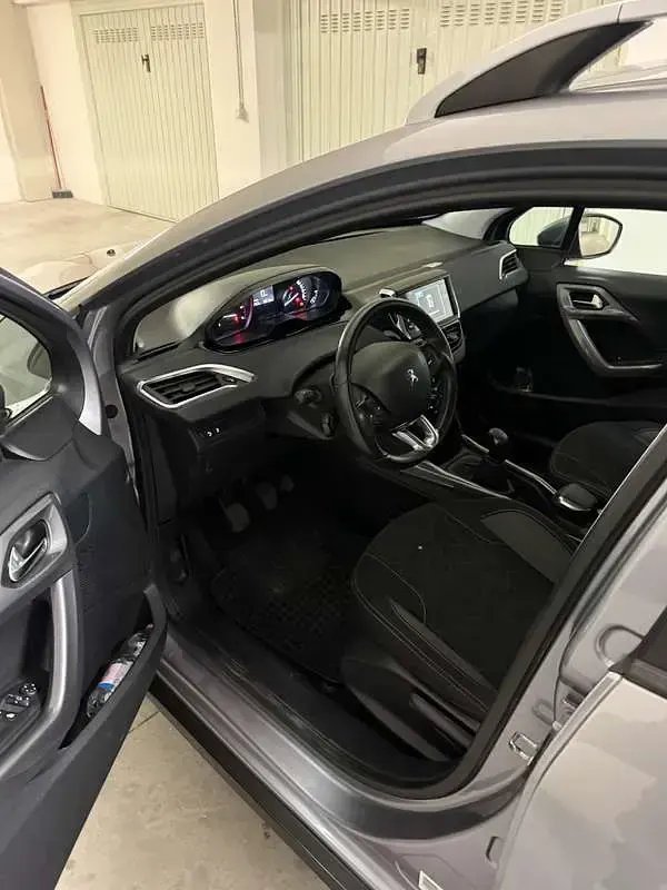 Usata Peugeot 2008 Active 75 CV (55 kW) 2016 SUV