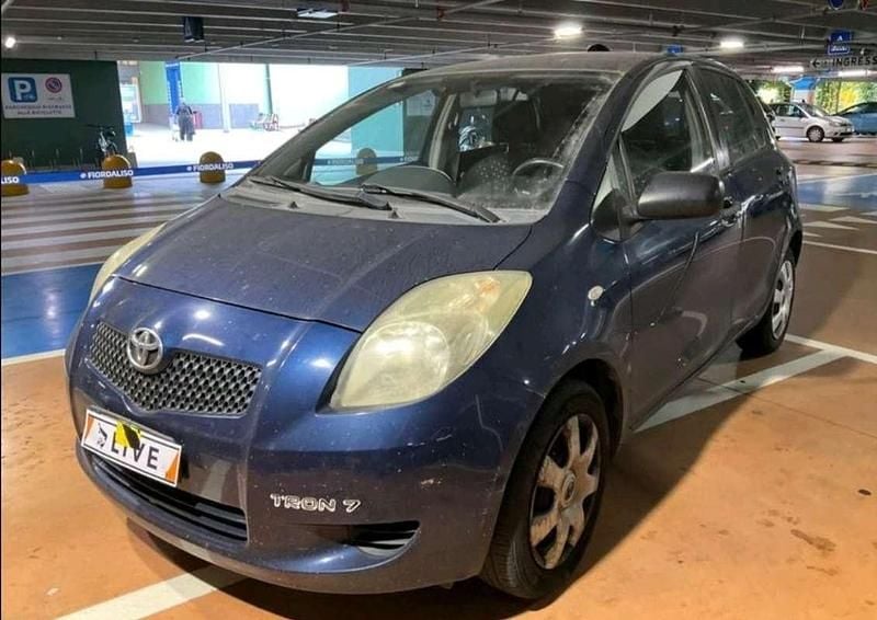 Usata Toyota Yaris 69 CV (50 kW) 2008 Blu/azzurro Berlina