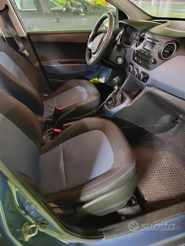 Begagnad Hyundai i10 69 HK (50 kW) 2014 Blå Halvkombi