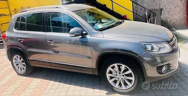 Usata VW Tiguan Sportline 170 CV (125 kW) 2011 Grigio SUV