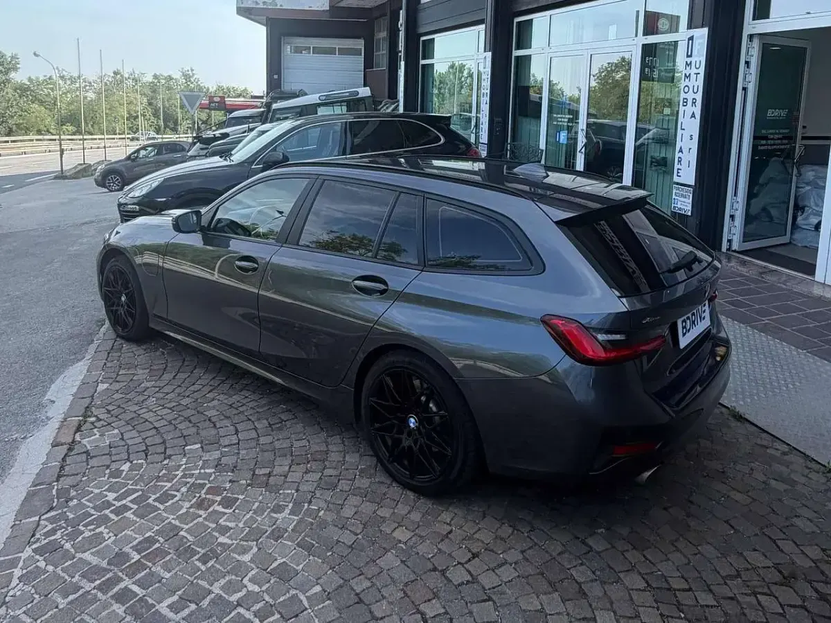 Usata BMW 330 Advantage 184 CV (135 kW) 2021 Grigio Station wagon