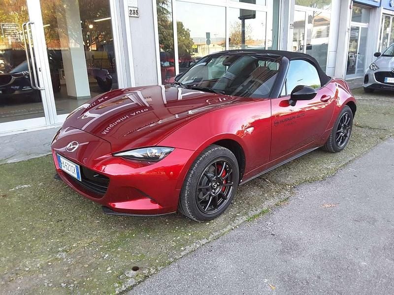 Nuova Mazda MX5 Homura-Line 132 CV (97 kW) 2025 Soul red crystal met Cabrio