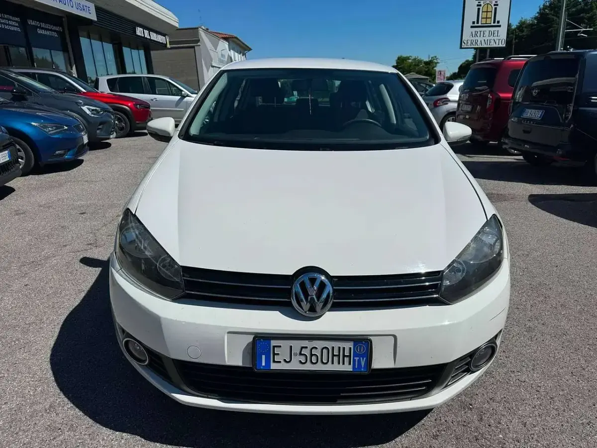 Usata VW Golf VI Comfortline 105 CV (77 kW) 2011 Bianco Utilitaria