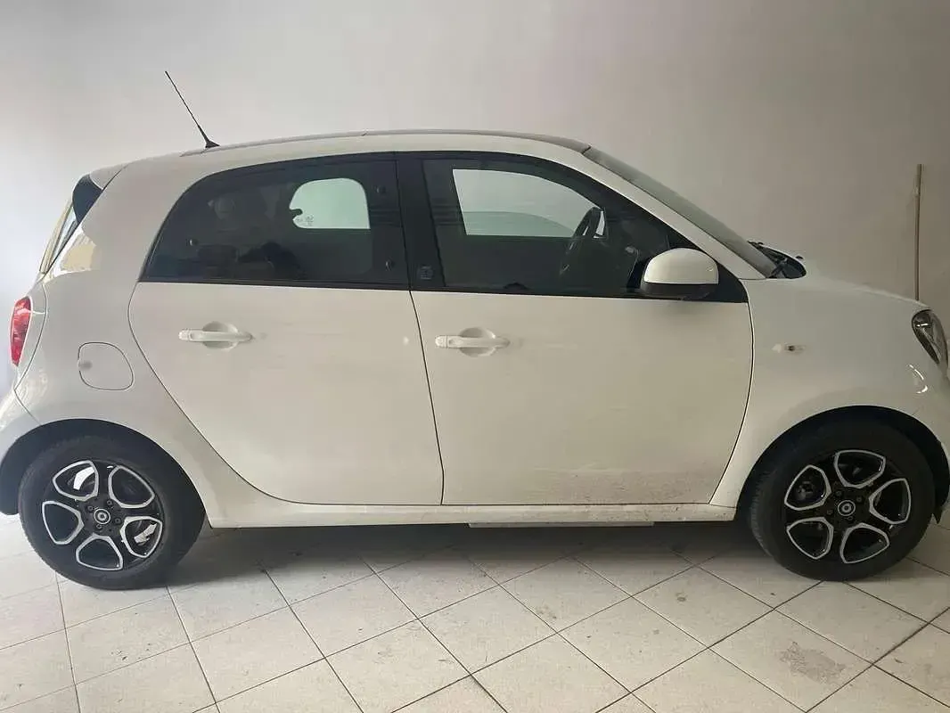 Usata Smart ForFour Electric Drive Passion 60 kW (82 CV) 2019 Utilitaria