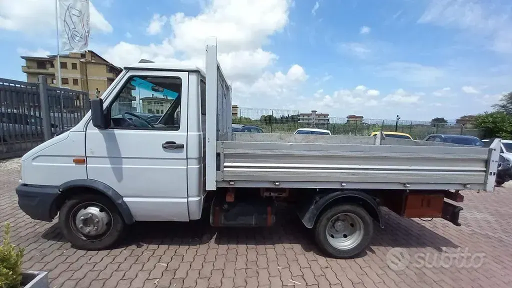 Usata Iveco Daily 86 CV (63 kW) 1999 Bianco