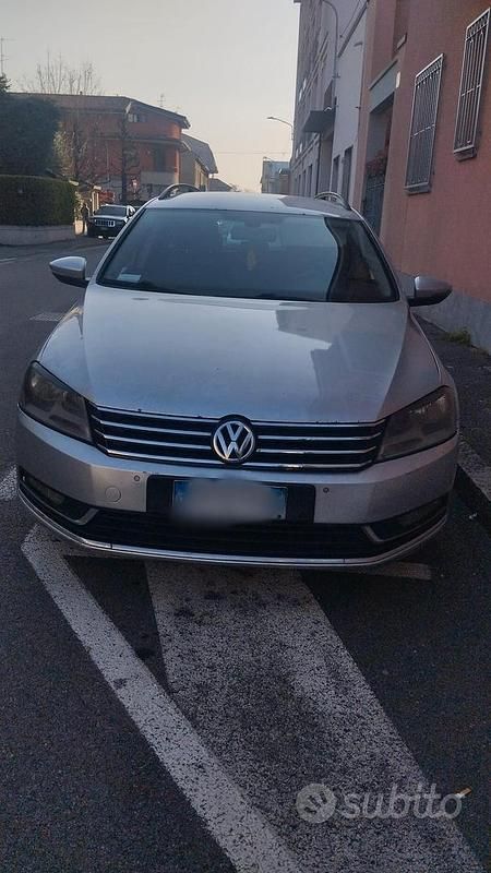Usata VW Passat 140 CV (102 kW) 2011 Grigio Station wagon