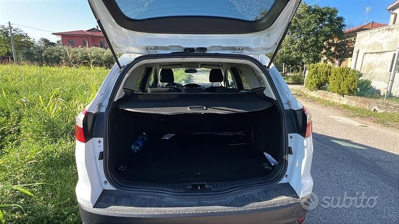 Usata Ford Focus 116 CV (85 kW) 2014 Bianco Station wagon