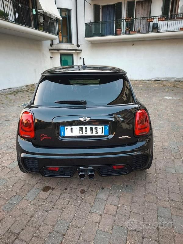 Usata Mini Cooper S 211 CV (155 kW) 2017 Nero Utilitaria