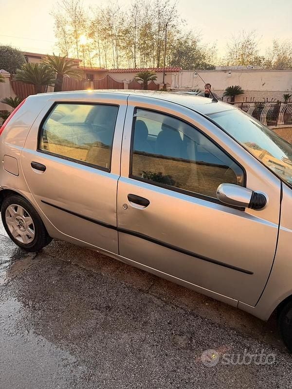 Usata Fiat Punto 2004 Grigio Utilitaria