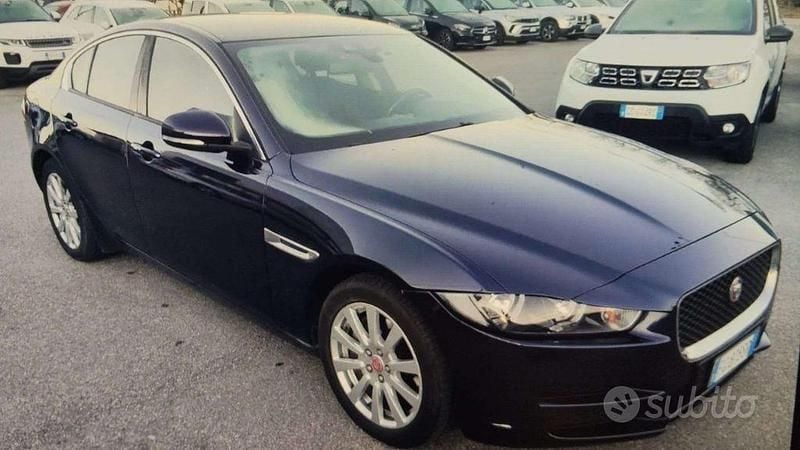 Usata Jaguar XE Business Edition 180 CV (132 kW) 2016 Blu/azzurro Berlina