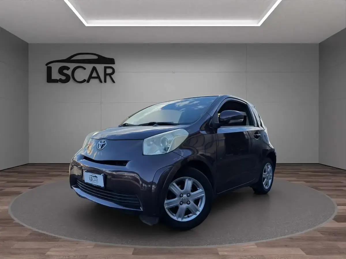 Usata Toyota iQ Sol 68 CV (50 kW) 2009 Grigio Utilitaria