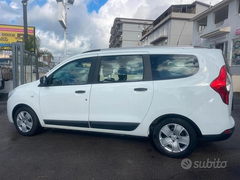 Usata Dacia Lodgy Comfort 116 CV (85 kW) 2021 Bianco Monovolume