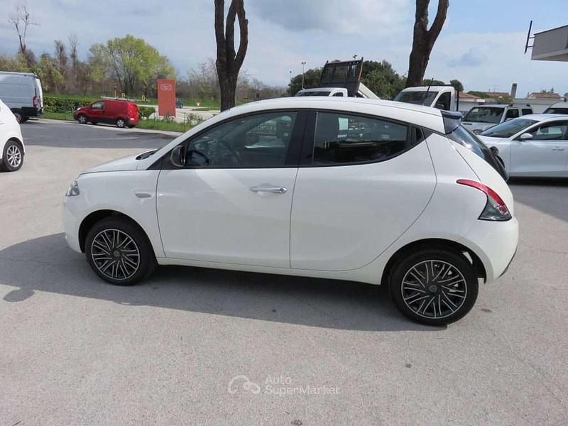 Usata Lancia Ypsilon S 69 CV (50 kW) 2023 Bianco Utilitaria