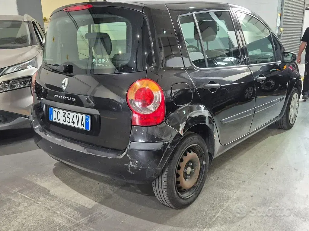 Usata Renault Modus Authentique 75 CV (55 kW) 2006 Nero Monovolume