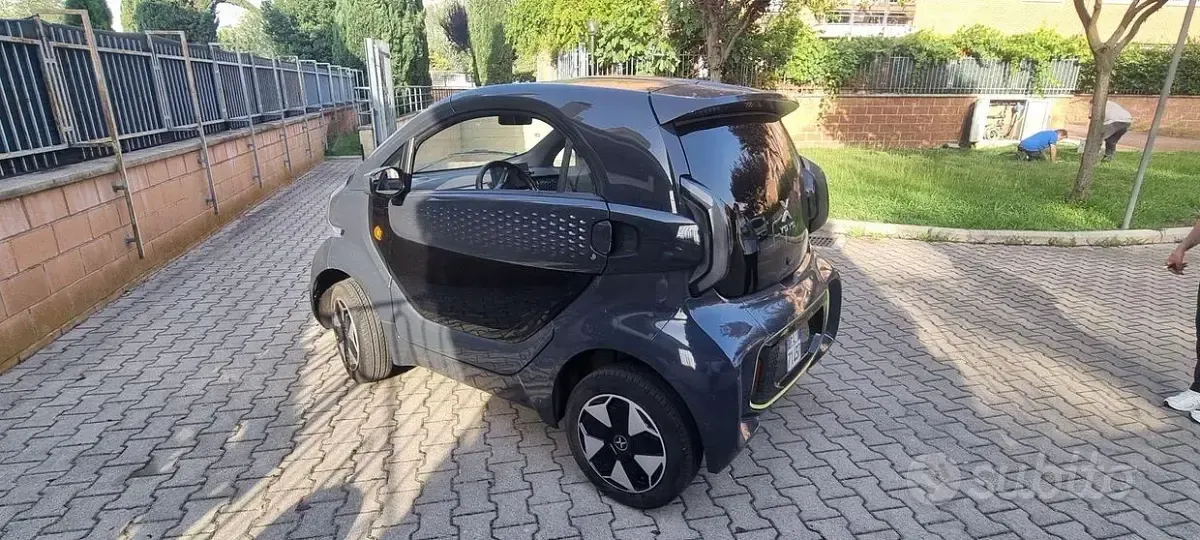 Usata XEV Yoyo 7 kW (10 CV) 2024 Nero Utilitaria