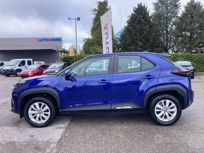 Usata Toyota Yaris Cross Business Edition 92 CV (67 kW) 2022 Blu SUV