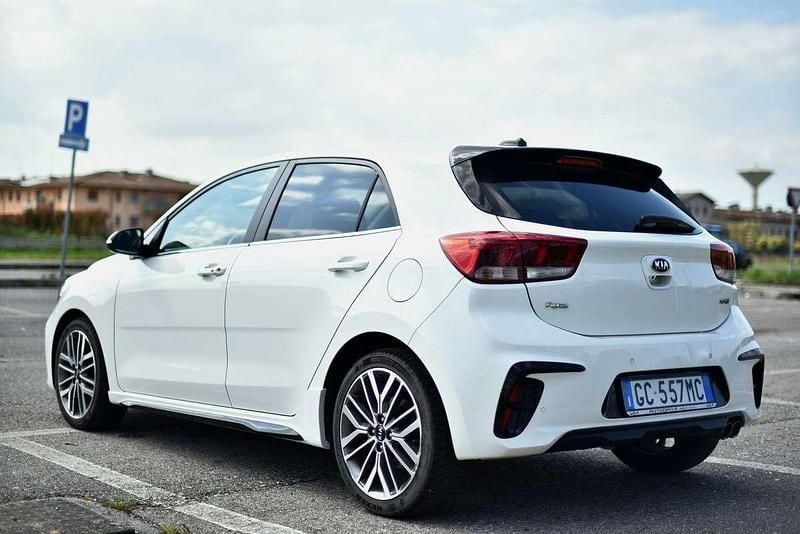 Usata Kia Rio GT-Line 101 CV (74 kW) 2021 Berlina