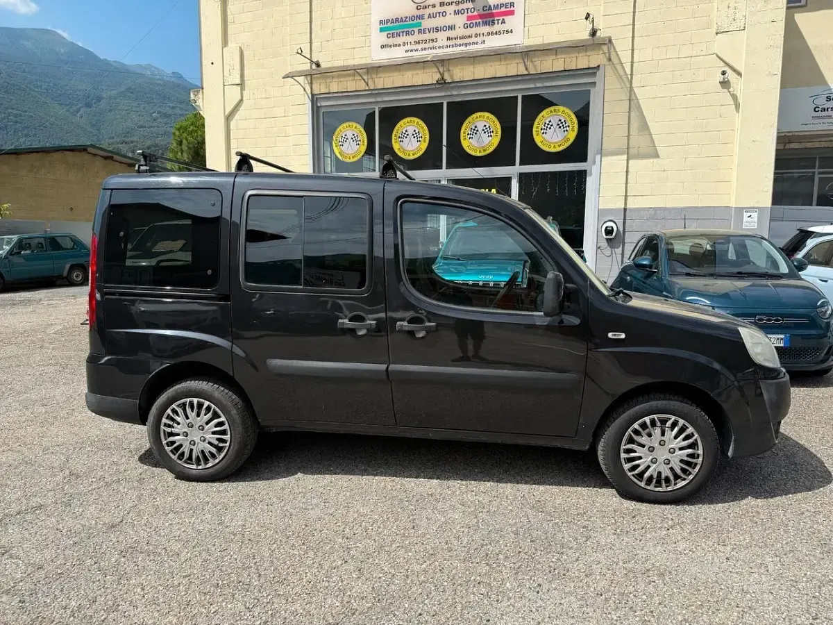 Usata Fiat Doblò Active 85 CV (62 kW) 2010 Nero Monovolume