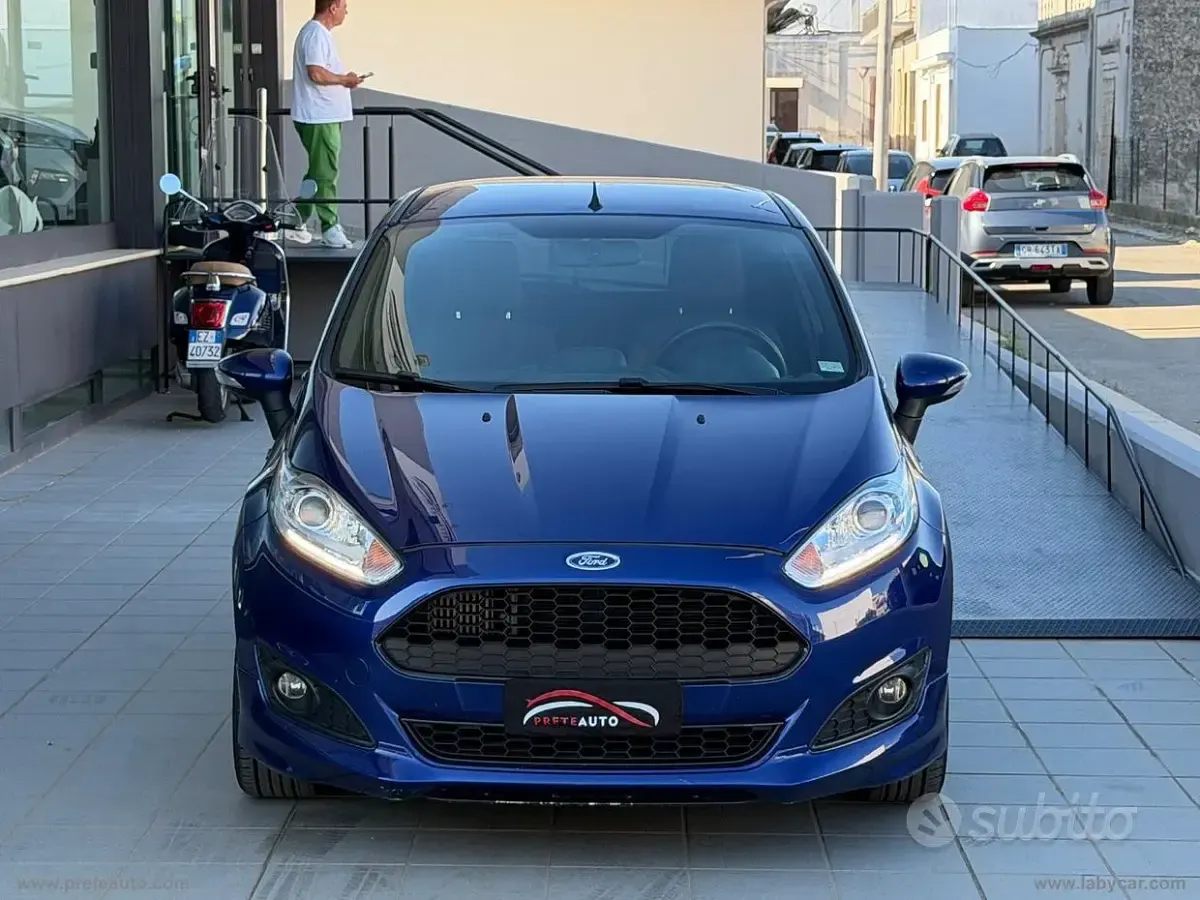 Usata Ford Fiesta ST-Line 101 CV (74 kW) 2017 Bluazzurro Utilitaria