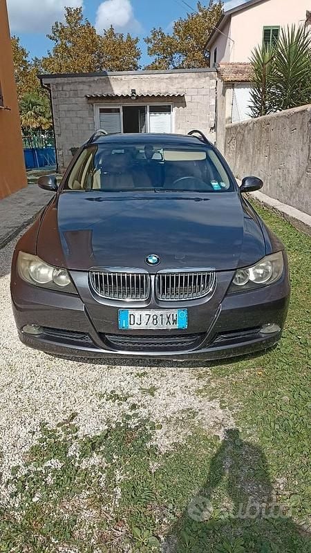 Usata BMW 318 122 CV (89 kW) 2007 Grigio Station wagon