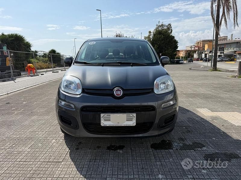 Usata Fiat Panda Lounge 69 CV (50 kW) 2019 Grigio Utilitaria