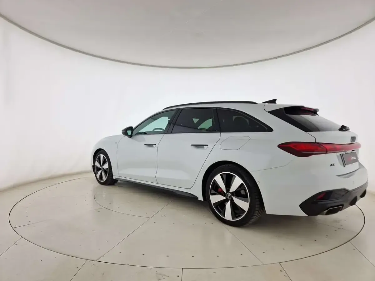 Nuova Audi A5 S-Line 299 CV (219 kW) 2025 Bianco ghiacciaio metallizzato Station wagon