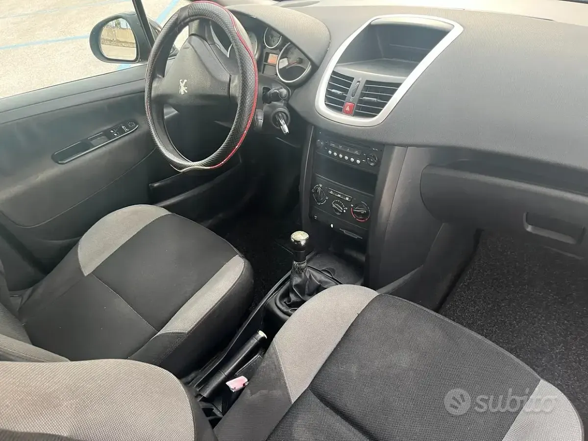 Usata Peugeot 207 68 CV (50 kW) 2010 Nero Berlina