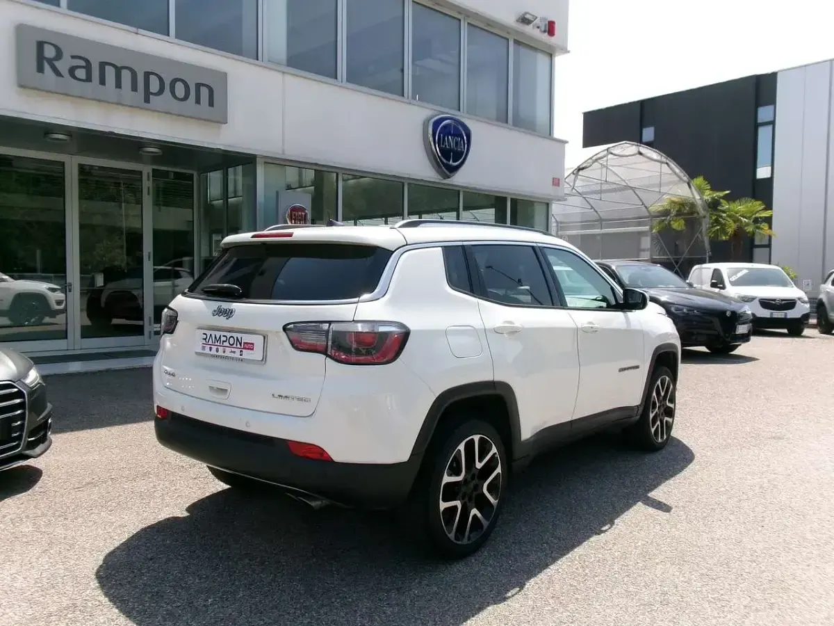 Usata Jeep Compass Limited 170 CV (125 kW) 2018 Bianco SUV