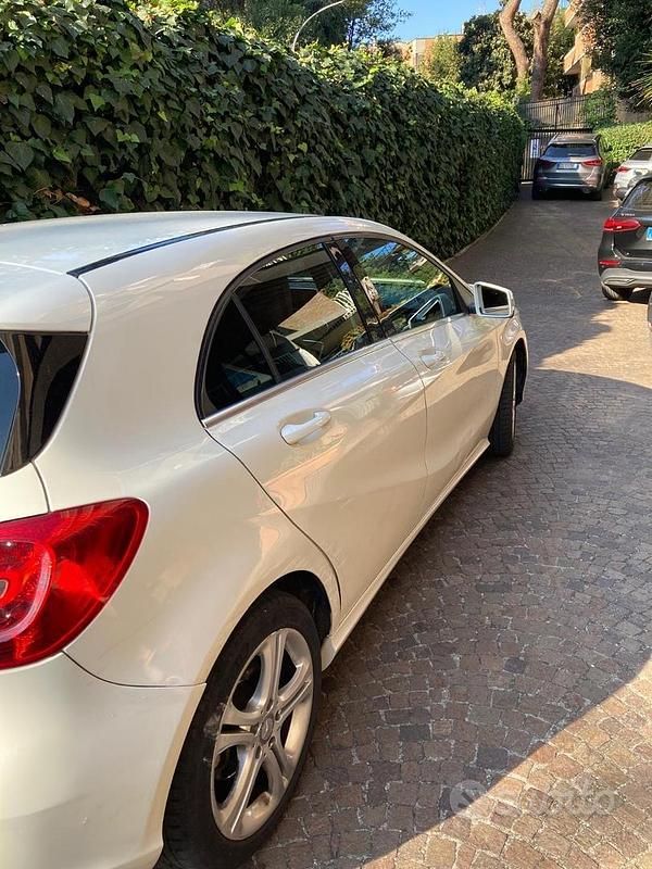 Usata Mercedes A180 109 CV (80 kW) 2013 Bianco Utilitaria