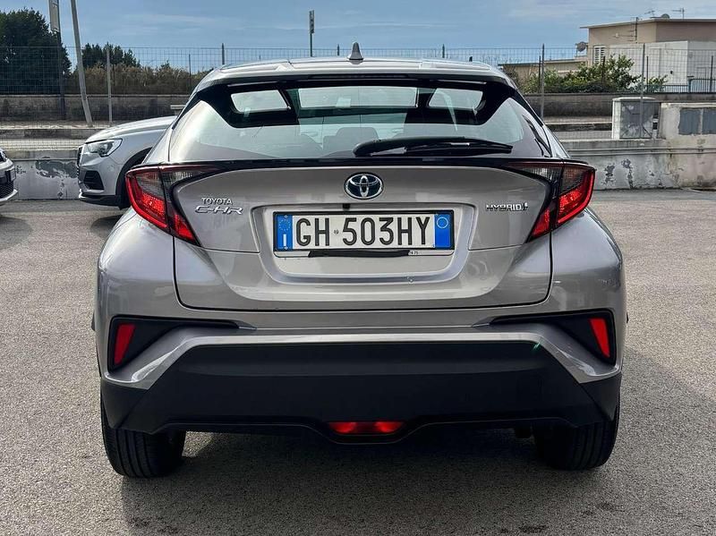 Usata Toyota C-HR Trend 98 CV (72 kW) 2021 Argento SUV